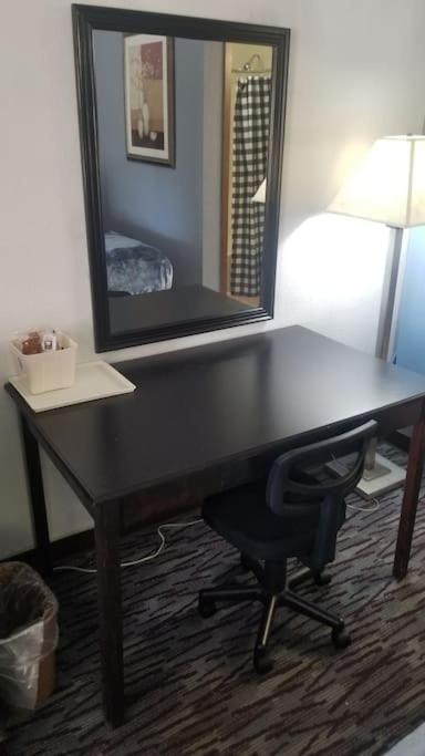 Hotel 2 Queen Beds Hotel Room 222 Wi-Fi Hot Tub Booking Stillwater Bagian luar foto
